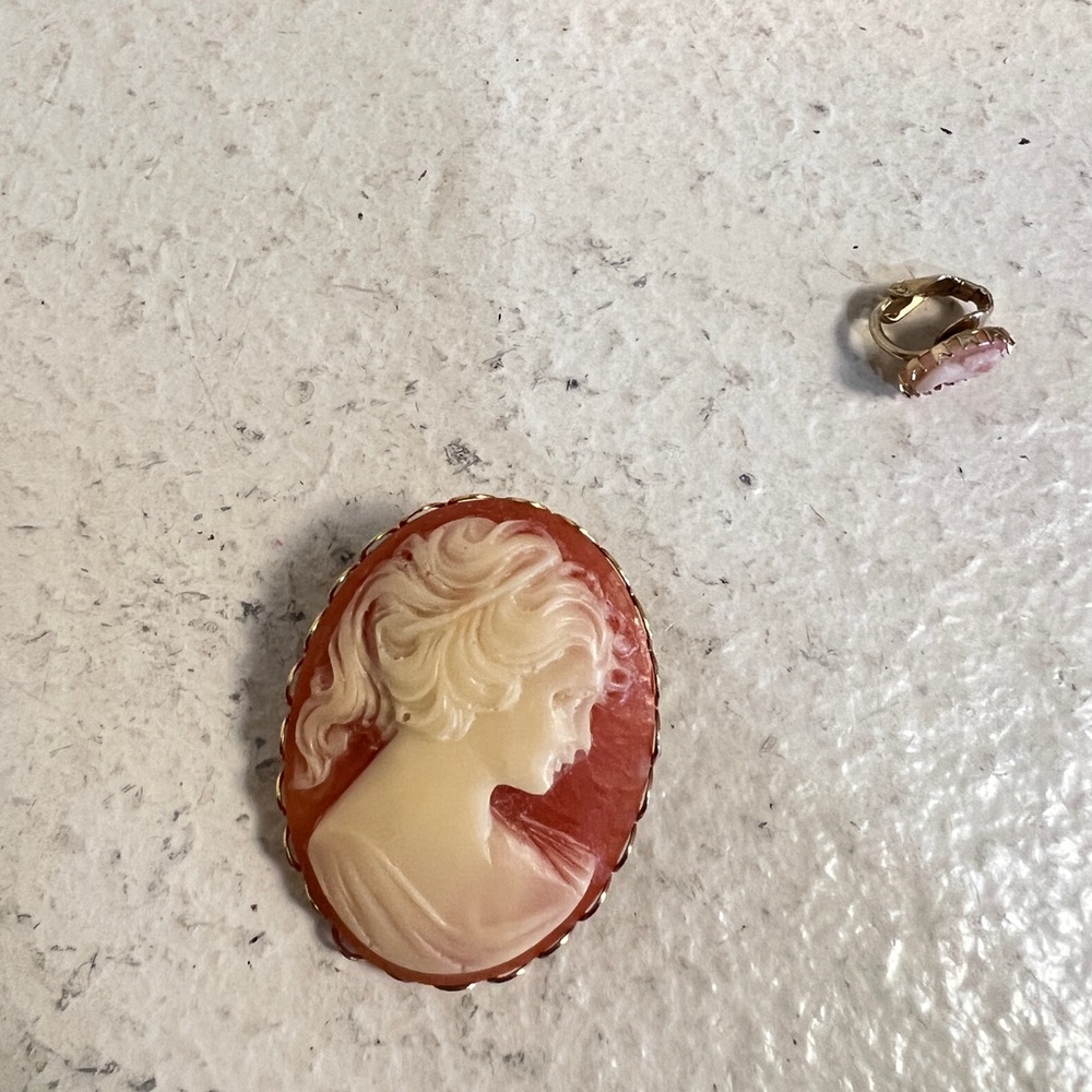 vintage Griffith cameo bracelet Earrings and brooch set - Picture 5 of 11